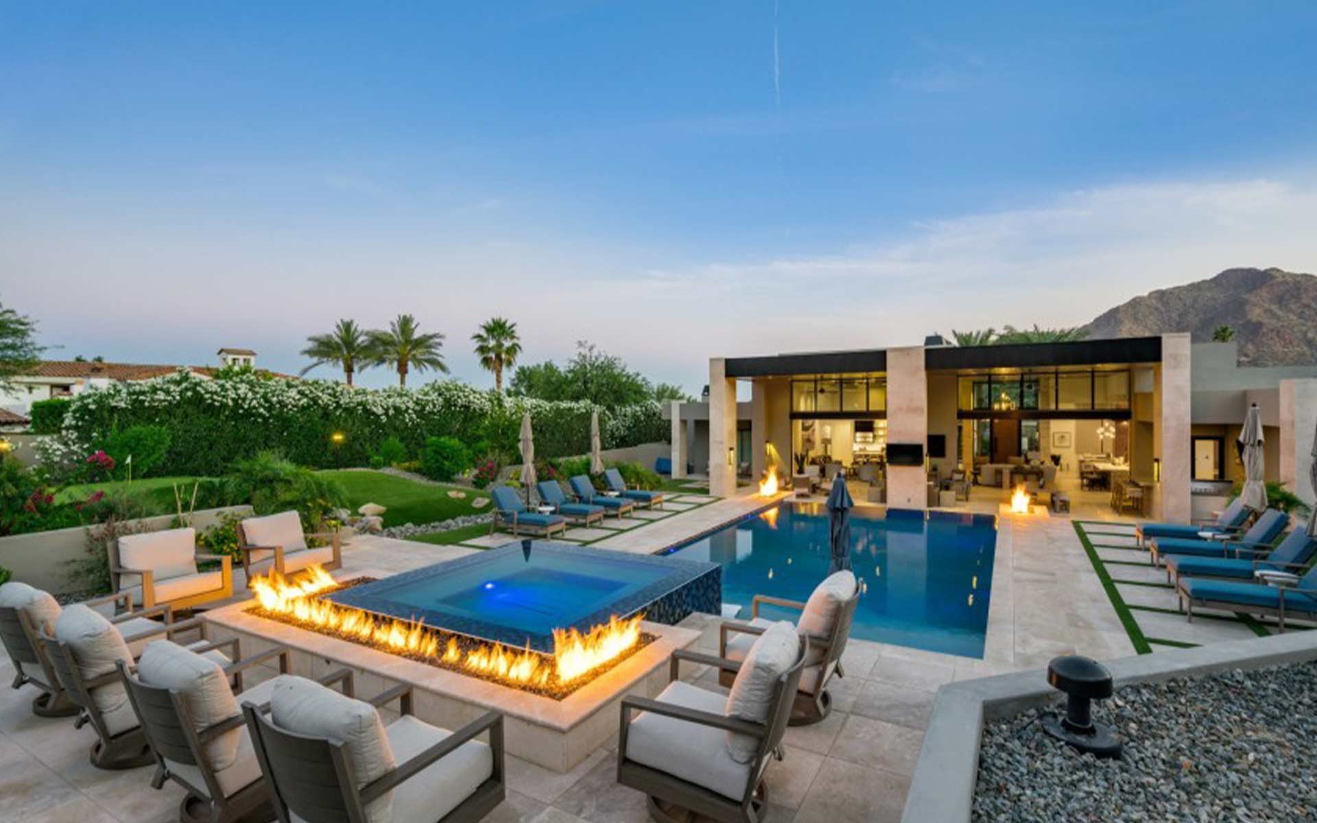 Read more about the article A Glass-Tile Swimming Pool Haven in the Arizona Desert (Pool & Spa News)