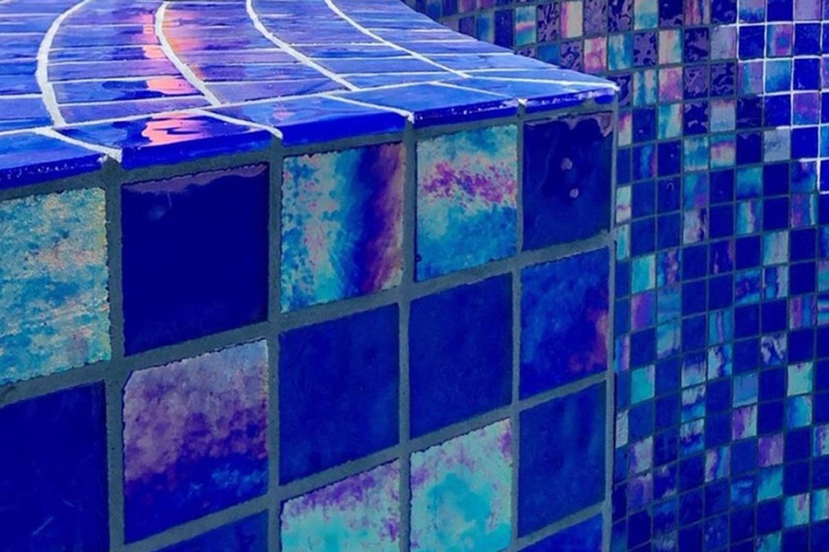 R1C Intense Blue wall detail