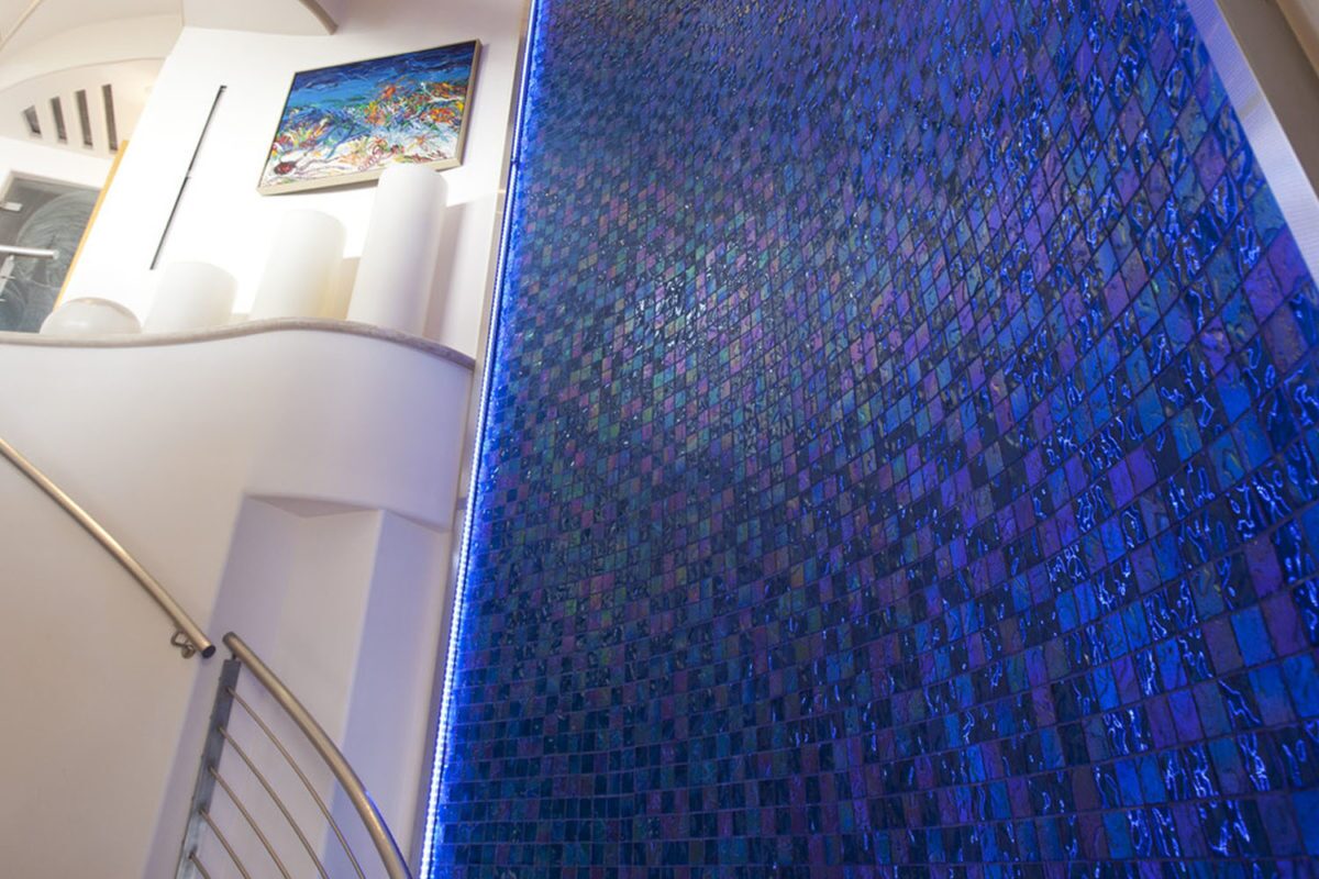 R1C Peacock wet wall 2