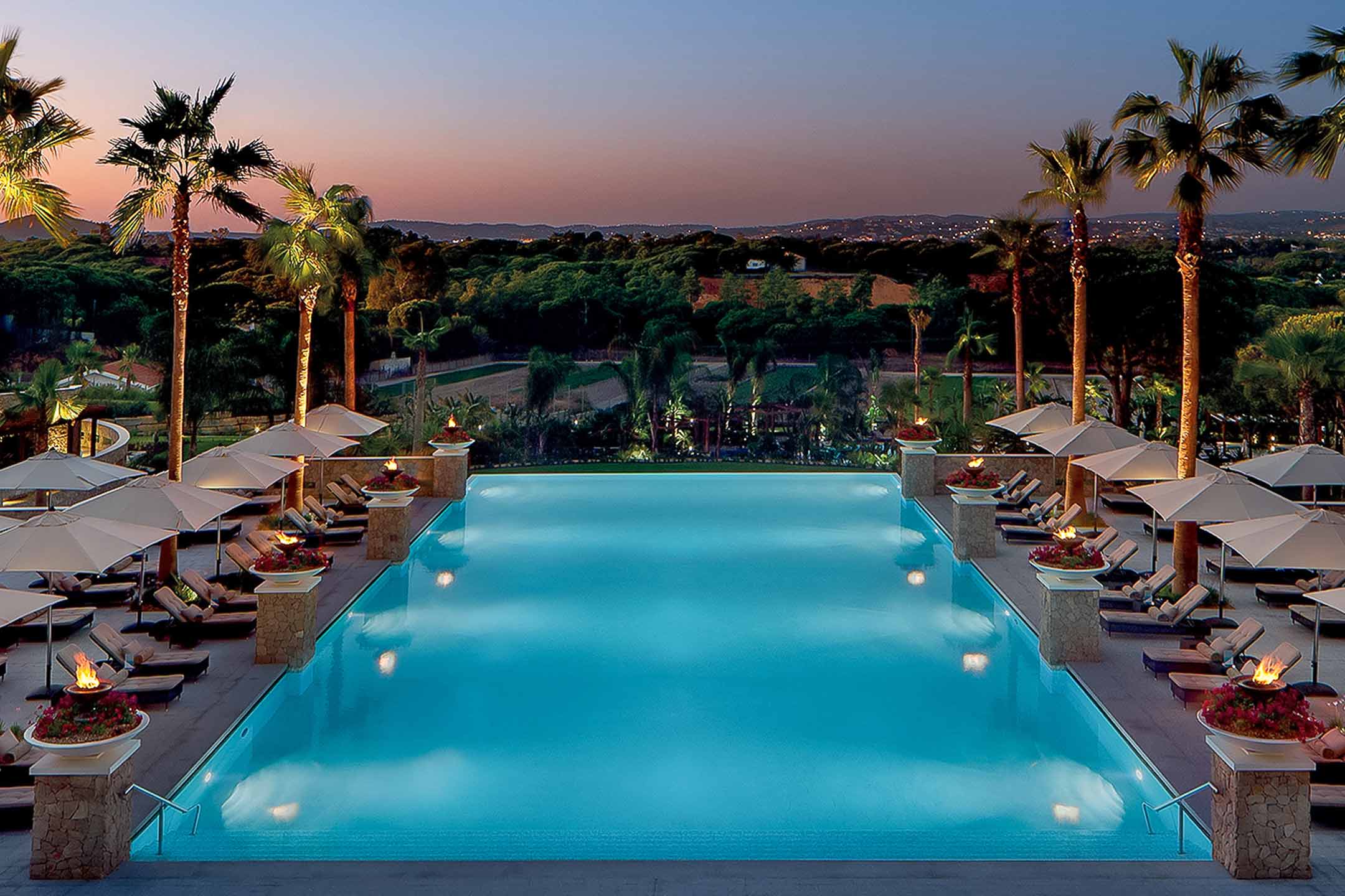 Photo of commercial swimming pool in portugal