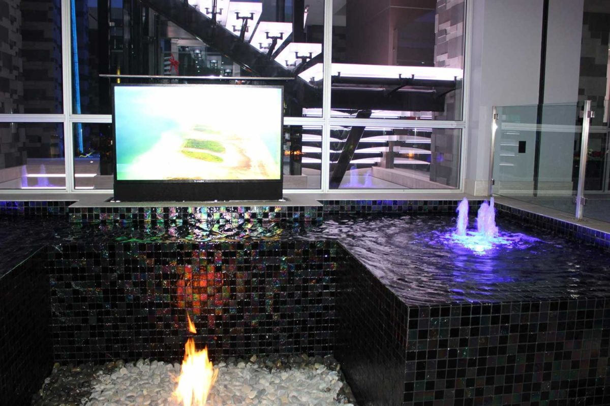 R1C Absolute Black all tiled spa