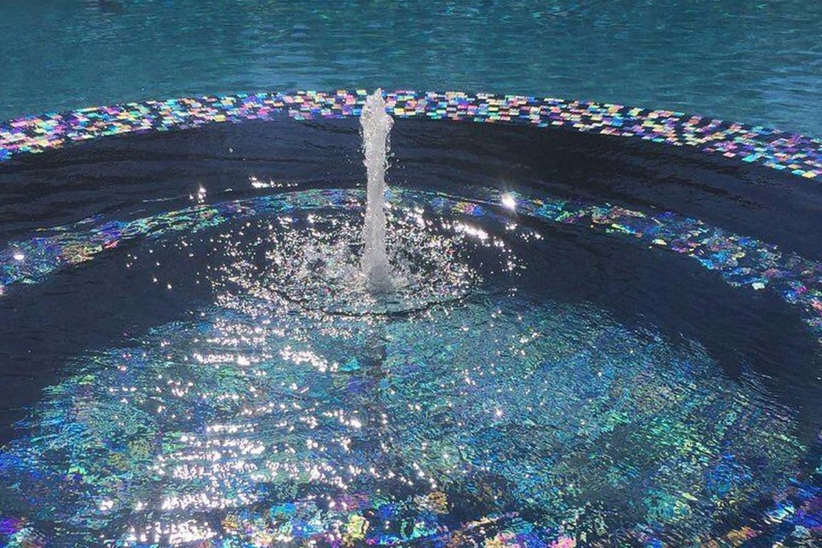 R1C Peacock spa