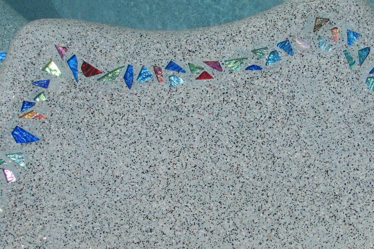Shell-Beach-step-markers-along-top-step