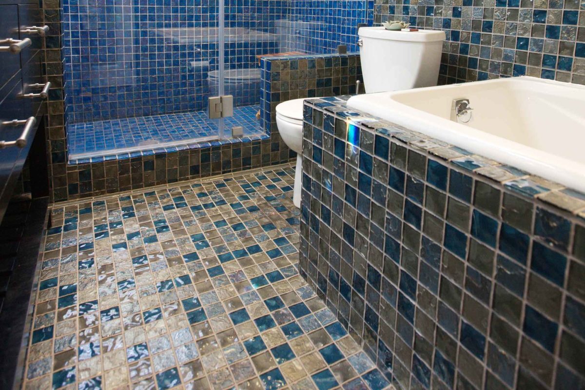 lightstreams-bathroom-r2c-peacock-blue-gold-irid-v2-SBBS-tile-2