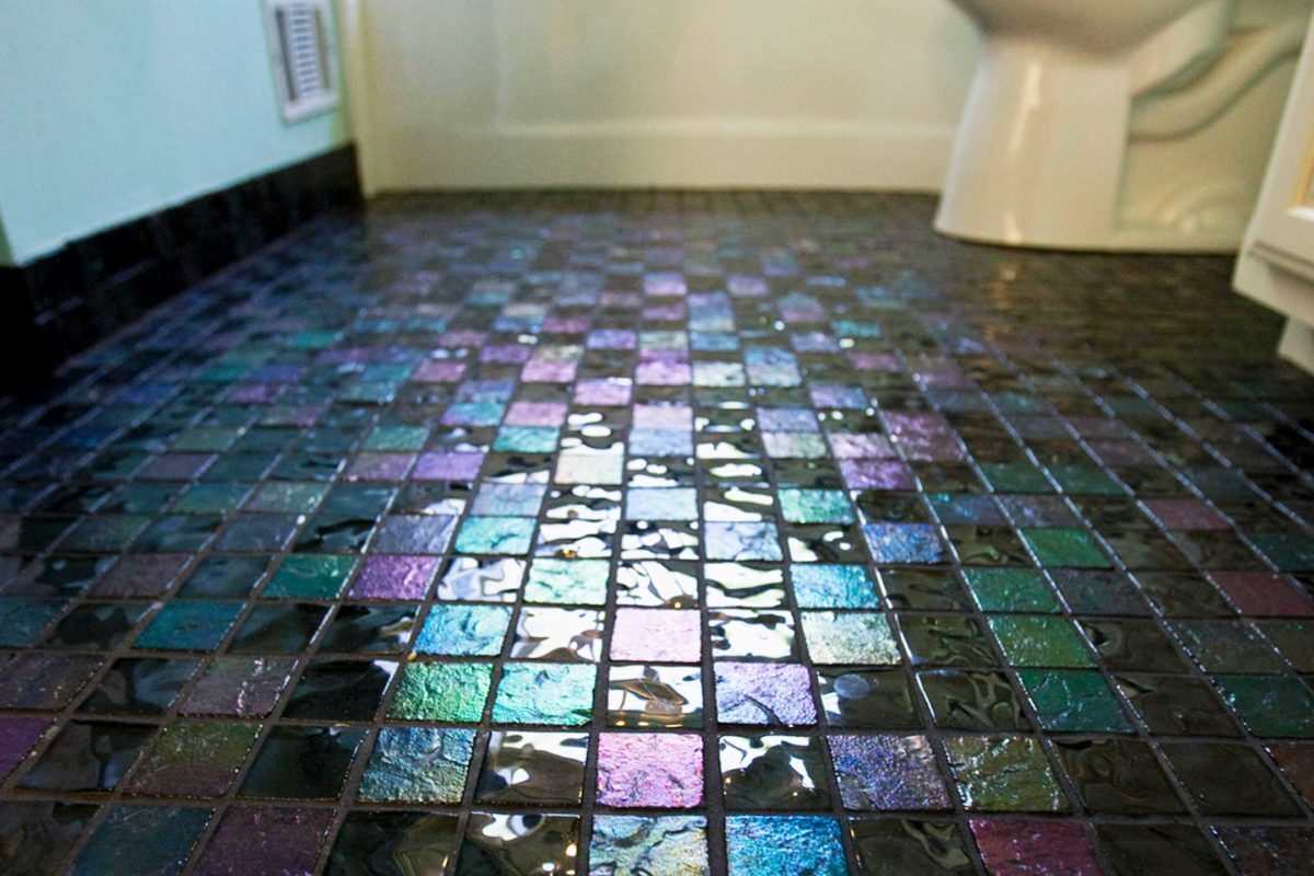 lightstreams-bathroom-r2c-silver-tile-2